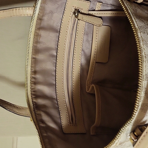 Michael Kors Jet Set Logo E/W Top Zip Tote - Picture 6 of 11